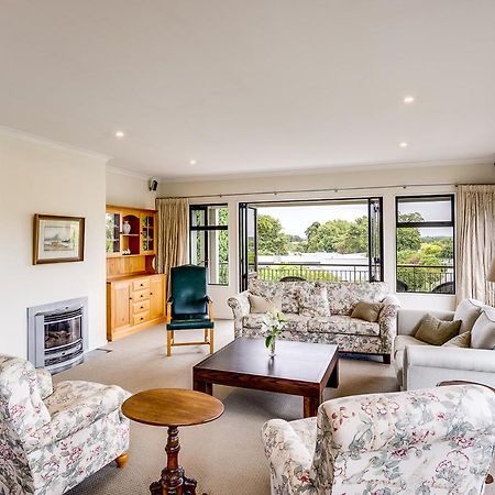 Busby Hill Villa - Havelock North Holiday Home Exterior foto