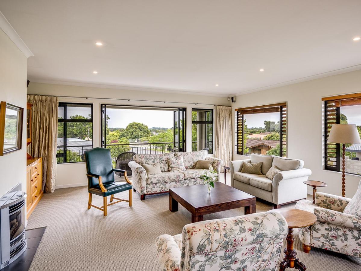 Busby Hill Villa - Havelock North Holiday Home Exterior foto