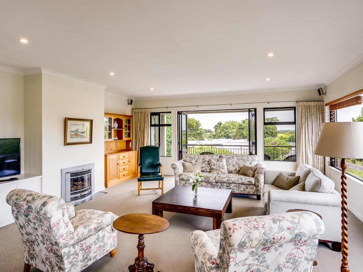 Busby Hill Villa - Havelock North Holiday Home Exterior foto