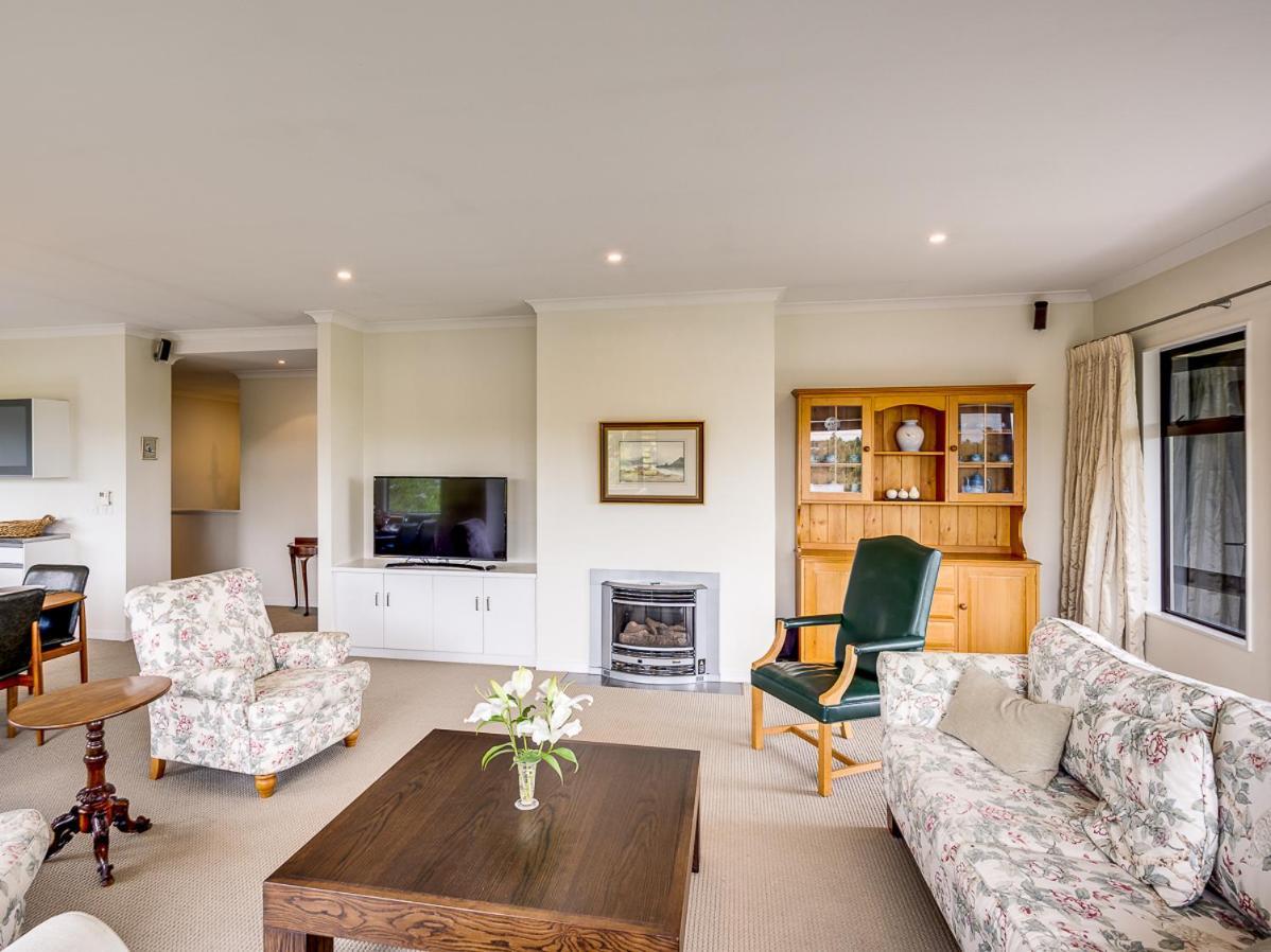 Busby Hill Villa - Havelock North Holiday Home Exterior foto